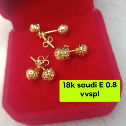 Picture of 18K Saudi Gold Earrings 0.8 grams