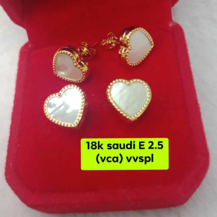 Picture of 18K Saudi Gold Earrings 2.5 grams