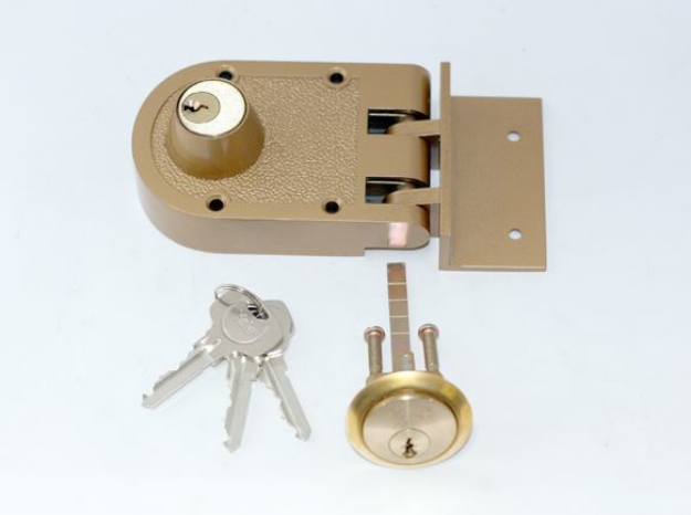 Picture of Yale Deadlock Double Cylinder Gold Lacquer